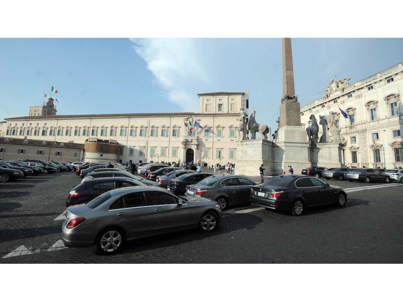 Davvero in Italia sono diminuite le auto blu?